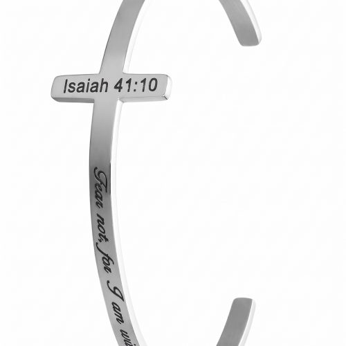 Zilveren christelijke kruisarmband Isaiah 41:10 op witte achtergrond