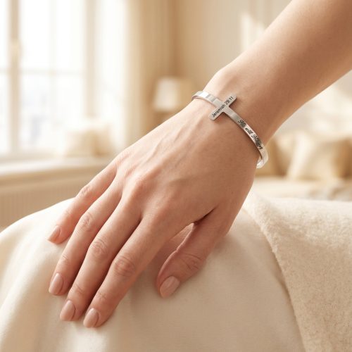 Zilveren armband in kruisvorm Jeremiah 29:11, lifestyle sfeerbeeld