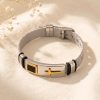 Stalen herenarmband met goud kruis op de plaat